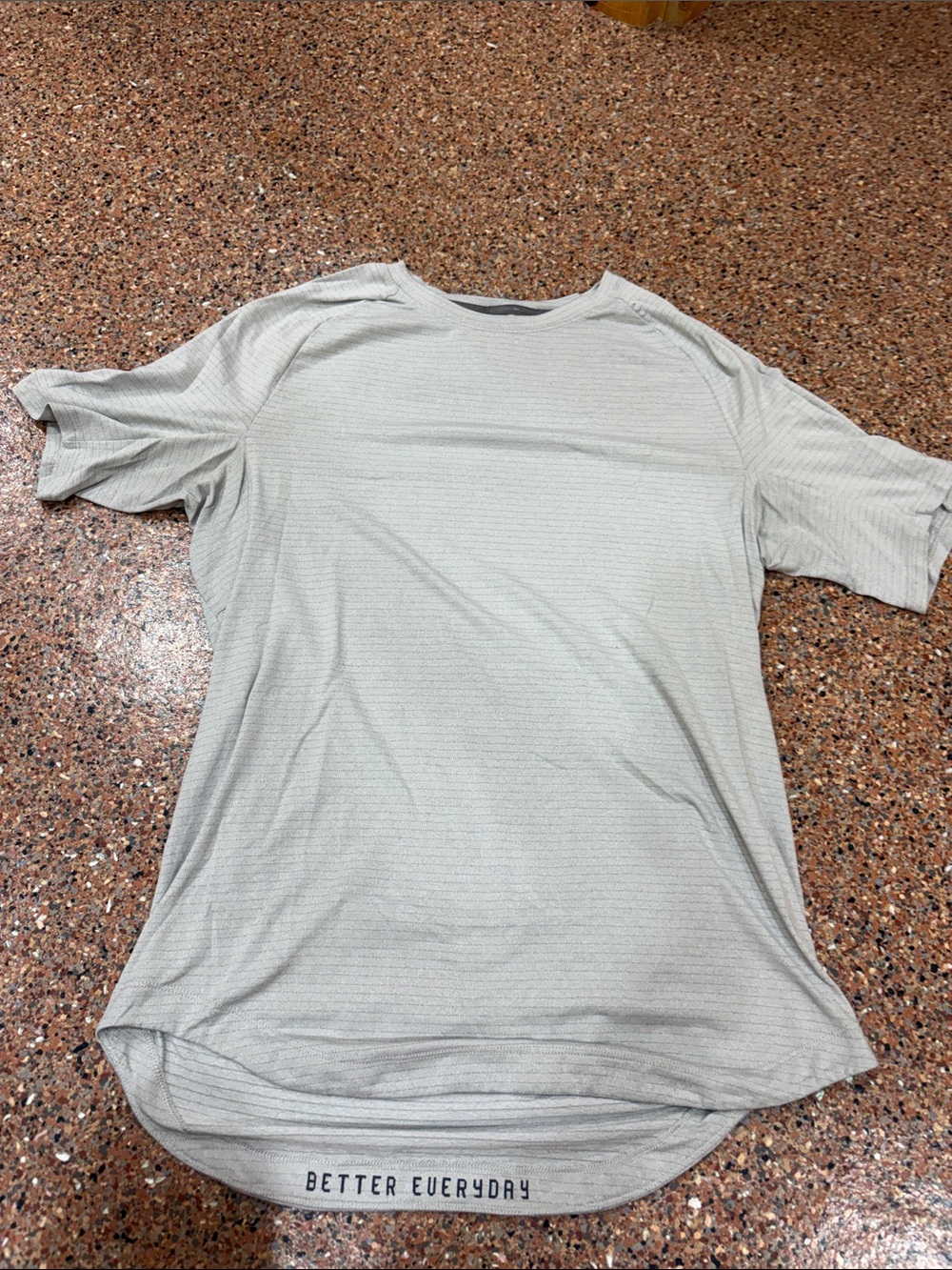 lululemon athletica Men's Light Gray Short Sleeve Tee